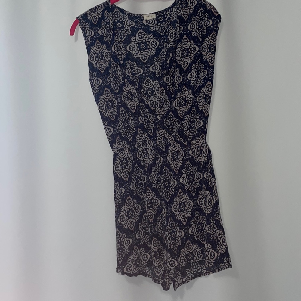 Soft comfy romper. Size small
